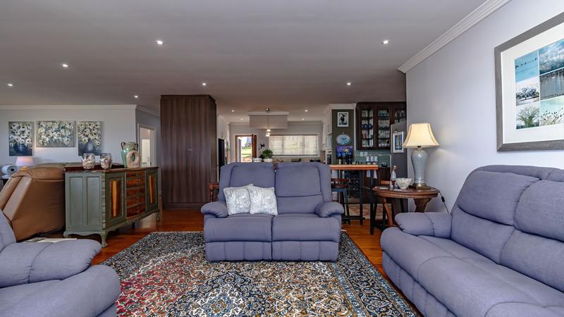 5 Bedroom Property for Sale in Southern Cross Western Cape